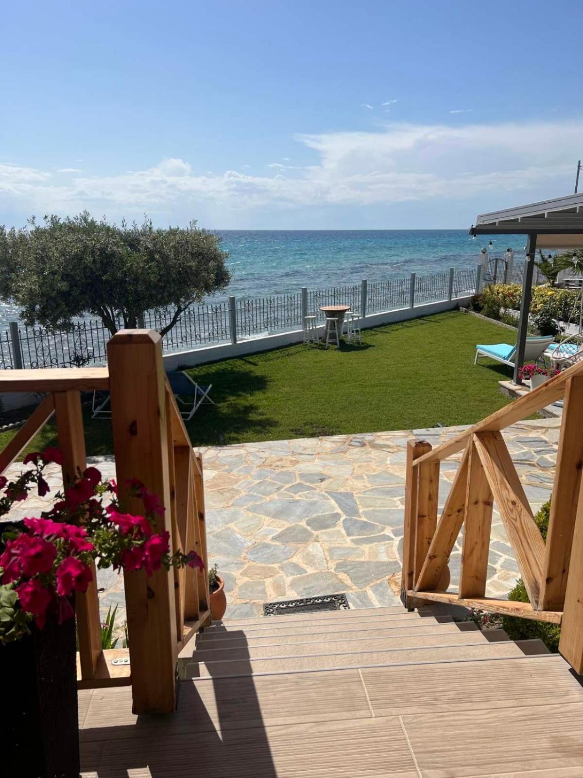 Beachfront Villa Athina Vergia Zewnętrze zdjęcie